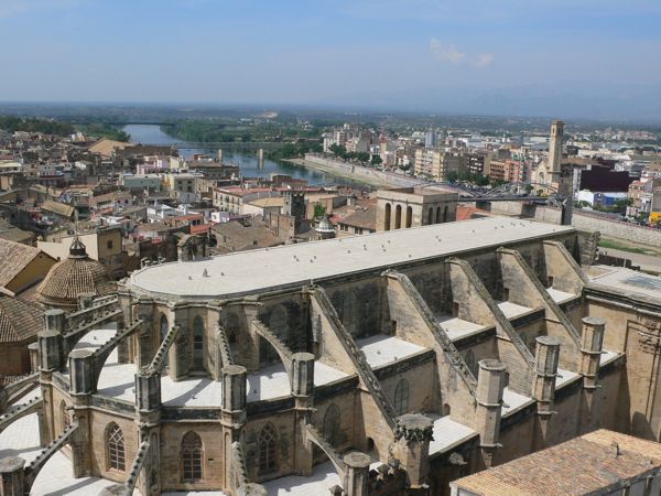 El casc antic de Tortosa La Catedral i l'Ebre 