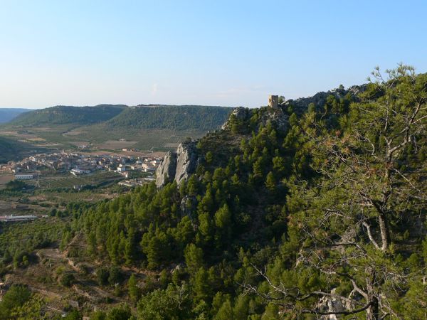 Vista desde la Coveta de l'Aigua hacia Fuentespalda y la Torreta dels Moros 