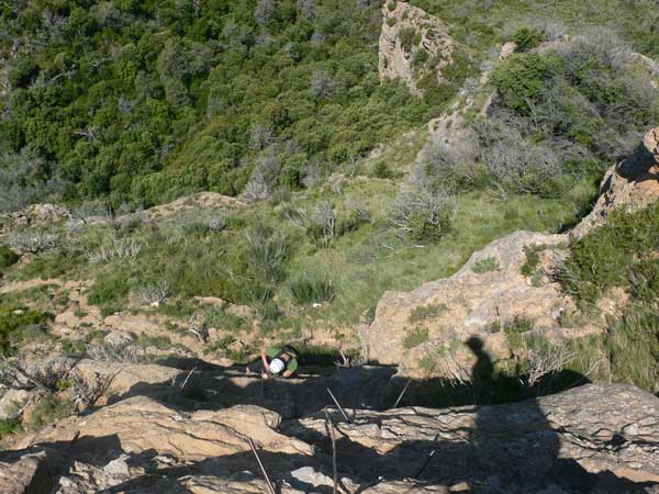 Subiendo por las clavijas en el tramo m�s vertical 